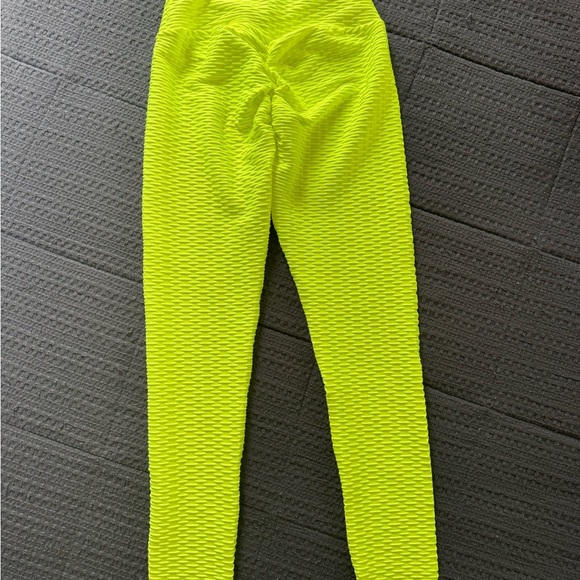 Vibrant Yellow Textured Leggings - Picture 2 of 4